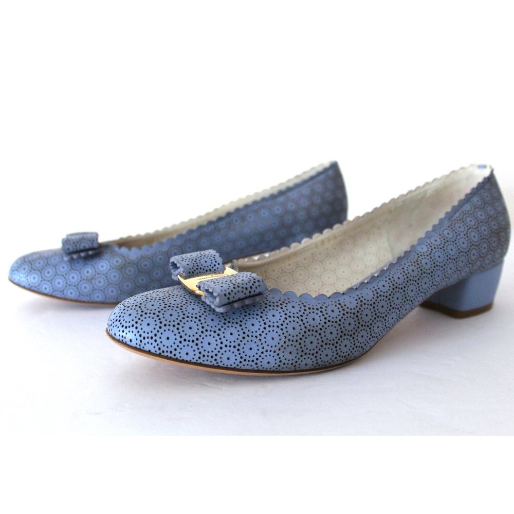 Salvatore Ferragamo Vara Bow Leather Pump Heel / Size 7.5B / Fleur Bleu Napa - Picture 2 of 14